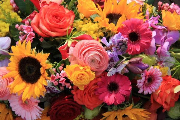 Gemengd boeket in felle kleuren — Stockfoto