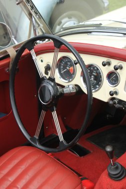 eski model araba kontrol paneli