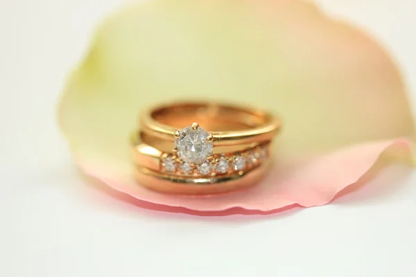 Trzy pierścienie diamond — Zdjęcie stockowe