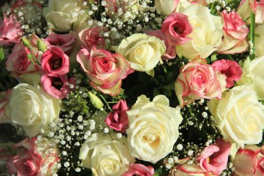 pembe ve beyaz Gelin çiçek aranjmanı