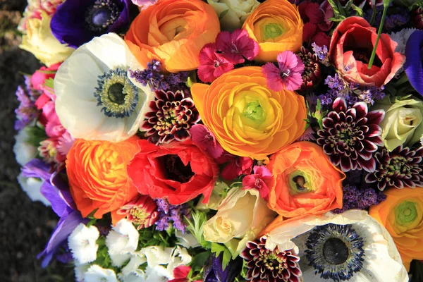 Buquê de primavera em cores brilhantes — Fotografia de Stock