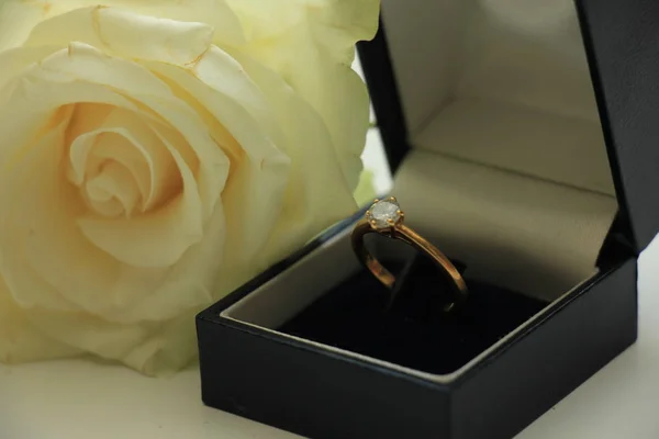 Engagement ring in box — Stock Photo, Image
