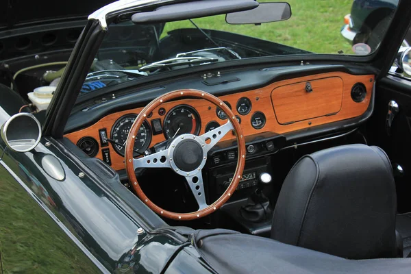 Vintage car dashboard — Stock Photo, Image