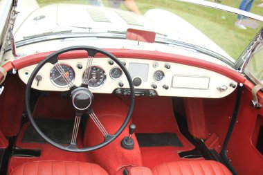 eski model araba kontrol paneli