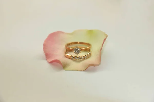 Twee Rings: diamond rings — Stockfoto