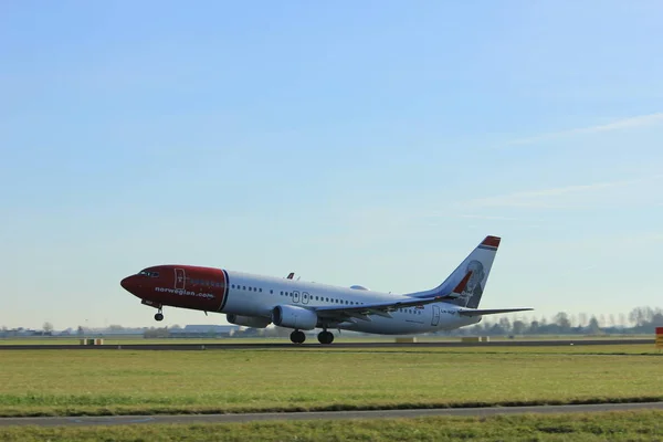 Амстердам, Нідерланди - 25 листопада 2016: Ln-Ngf Норвезька Boeing 737 — стокове фото