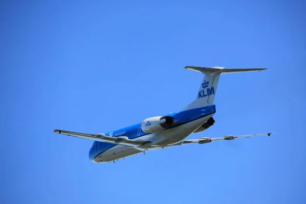 Amsterdã, Holanda - 25 de novembro de 2016: PH-KZD KLM Fokker F70 — Fotografia de Stock