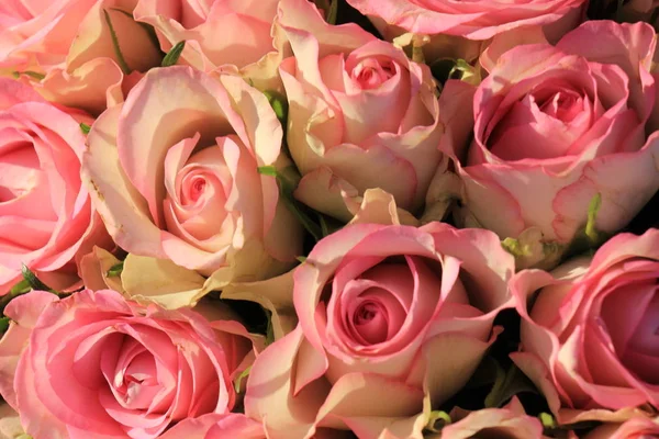 Rózsaszín rózsa csokor esküvő — Stock Fotó