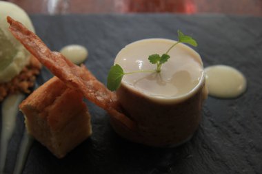 karışık bir tatlı