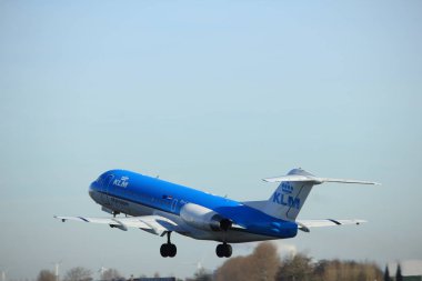 Amsterdam, Hollanda - 25th Kasım 2016: Ph-Kze KIM Cityhopper Fokker F70