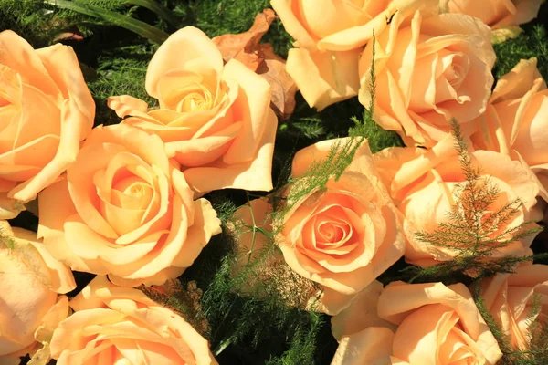 Pink roses wedding bouquet — Stock Photo, Image