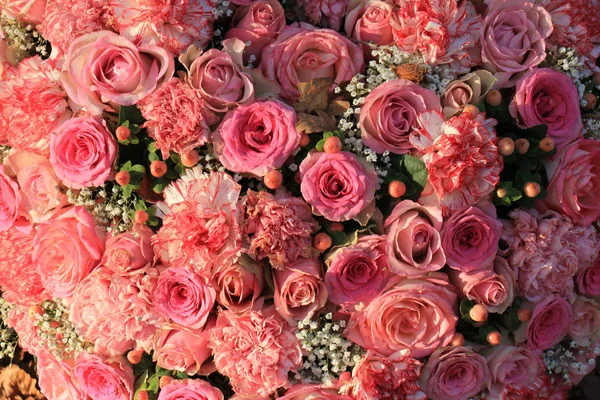 Růžové svatební kytice — Stock fotografie
