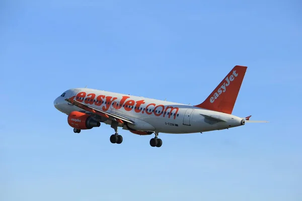 Amsterdão, Países Baixos - 25 de novembro de 2016: G-EZSM easyJet Airbus A319 — Fotografia de Stock