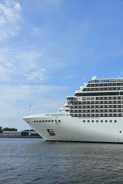 Velsen, Nederländerna, 7: e juli 2014: msc magnifica — Stockfoto