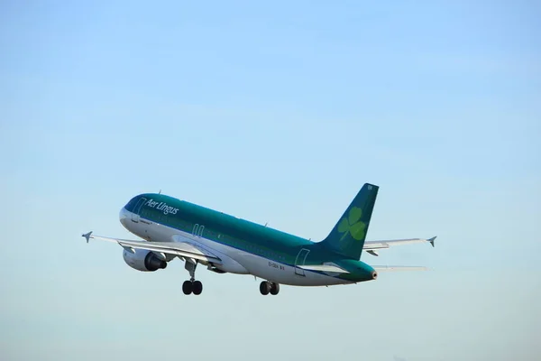 Amsterdam, Nederländerna - 25 November, 2016: Ei-Deh Aer Lingus Airbus A320-214 — Stockfoto