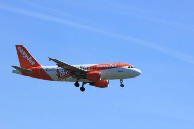 Amsterdam, Hollanda - 5th Mayıs 2016: G-Ezdw arası easyjet Airbu