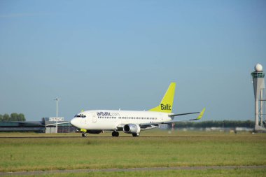 Amsterdam Hollanda - 9 Haziran 2016: Yl-Bbl Air Baltic ile B