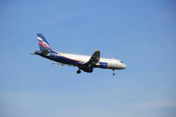 Amsterdam Países Bajos - 6 de mayo de 2016: VP-BQV Aeroflot - Russ — Foto de Stock