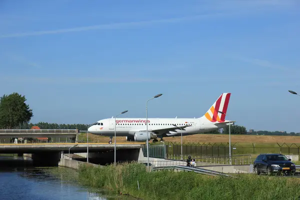 Amsterdão, Países Baixos - 9 de junho de 2016: D-AKNO Germanwings A — Fotografia de Stock