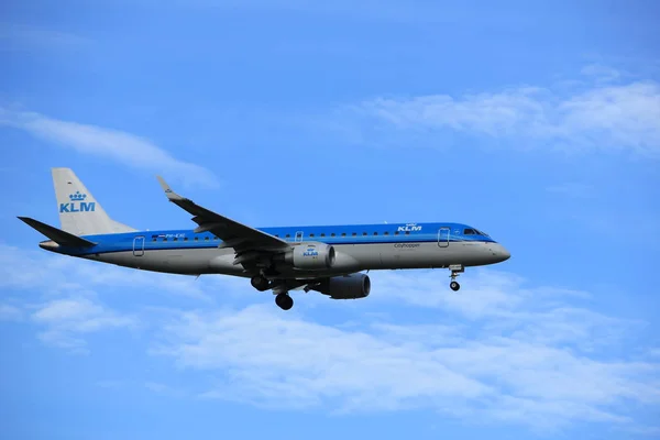 Ámsterdam, Países Bajos, 15 de julio de 2016: PH-EXC KLM Cityhopper — Foto de Stock