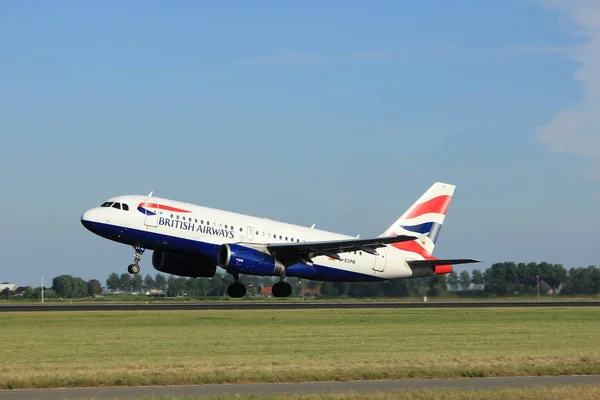 Amsterdam, Holandia - 18 sierpnia 2016: G-Eupn British Airways Airbus A319 — Zdjęcie stockowe