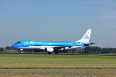 Amsterdam, Hollanda - Ağustos, 18 2016: Ph-Ezn Klm Embraer