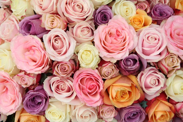 Flores nupciais em tons pastel — Fotografia de Stock