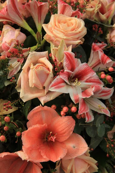 Pink flower arrangement — Stock Photo, Image