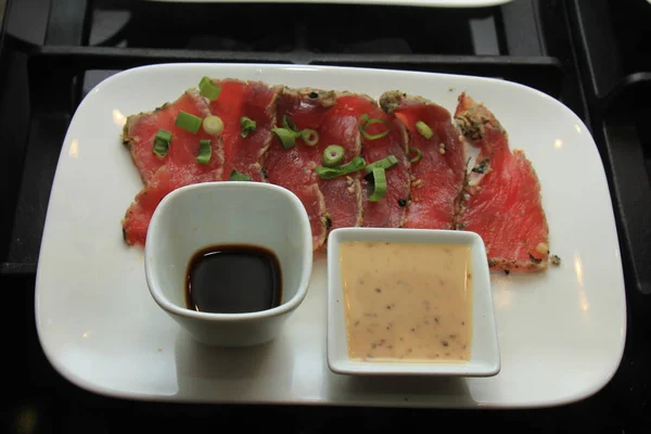 Sashimi: atum cru — Fotografia de Stock