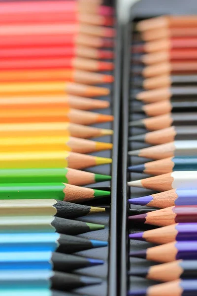 Crayons de couleur neufs — Photo
