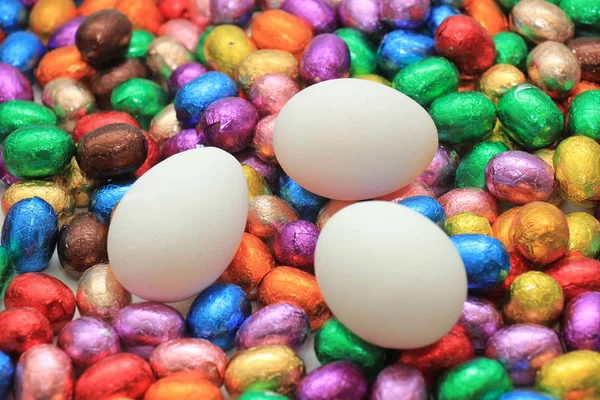 Chocolate and hen easter eggs — Stock Photo, Image