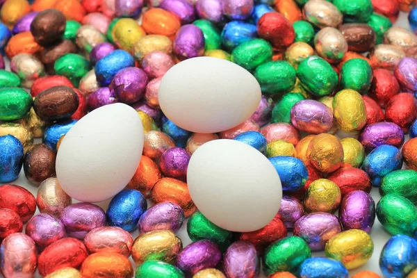 Chocolate and hen easter eggs — Stock Photo, Image