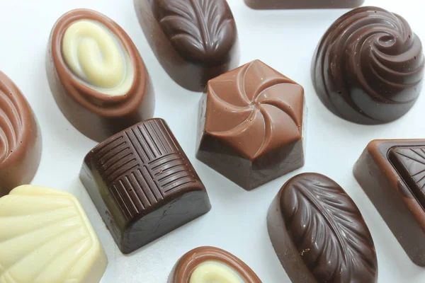 Diversi tipi di cioccolatini — Foto Stock