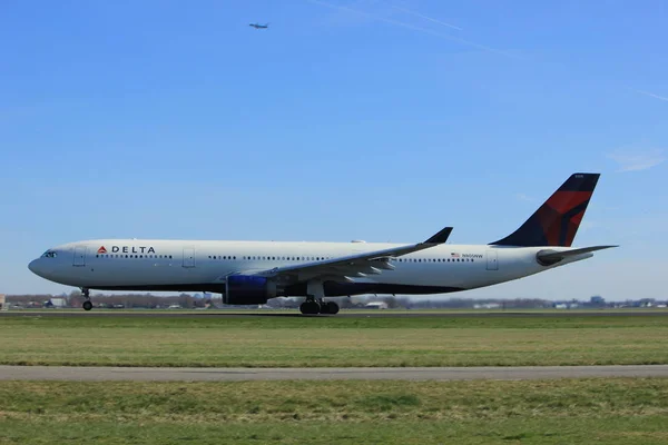 Amsterdã Holanda - 25 de março de 2017: N805NW Delta Air Lines Airbus — Fotografia de Stock