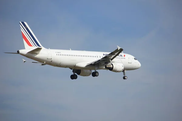 Amesterdão, Países Baixos, 21 de julho de 2016: F-GKXO Air France Airbus A320 — Fotografia de Stock