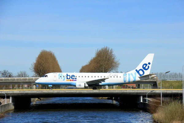 Amszterdam, Hollandia - 2017. március 25.: G-Fbjg Flybe Embraer — Stock Fotó