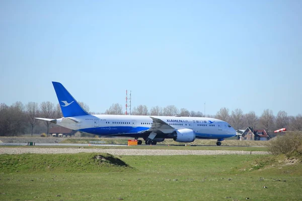 Amsterdam the Netherlands - 25 de março de 2017: B-2761 Xiamen Airlines Boeing 787-8 Dreamliner — Fotografia de Stock