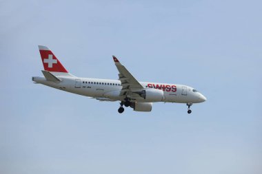 Amsterdam, Hollanda - 31 Mart 2017: Hb-Jba İsviçre Bombardier