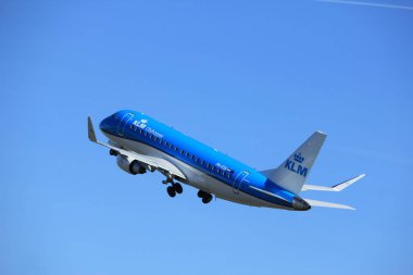 Amsterdam Hollanda - 25 Şubat 2017: Ph-Exk KIM Cityhopper Embraer