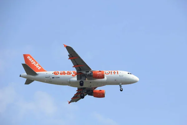 Amsterdam, Hollanda - 31 Mart 2017: G-Ezbu arası easyjet Airbus A319-100 — Stok fotoğraf