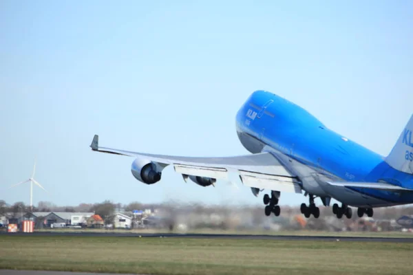 Амстердам, Нидерланды - 25 марта 2017 года: PH-BFY KLM Royal Dutch Airlines Boeing 747 — стоковое фото