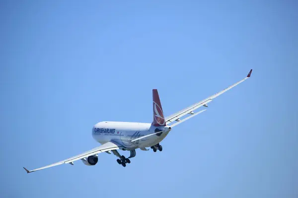 Amsterdã Holanda - 02 de abril de 2017: TC-JIS Turkish Airlines — Fotografia de Stock