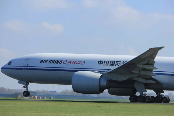 Амстердам з Нідерландів - 2 квітня 2017 року: B -2096 Air China Cargo Cict