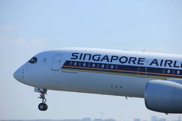 Amsterdã Holanda - 02 de abril de 2017: 9V-SMI Singapore Airlines — Fotografia de Stock