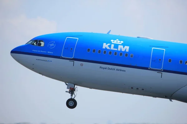 Amsterdam the Netherlands - April 2nd, 2017: PH-AOD KLM Royal Dutch Airlines \ — Stock Photo, Image