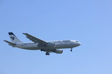 Amsterdam, Hollanda - 9 Nisan 2017: Ep-IBA Iran hava Airbus A300b4