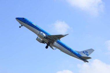 Amsterdam Hollanda - 2 Nisan 2017: Ph-Ezc KIM Cityhopper