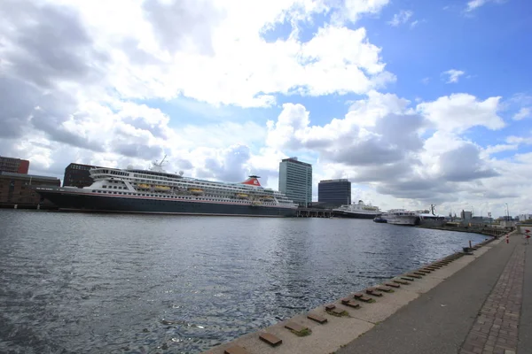 Amsterdam, The Netherlands - April, 27th 2017: Balmoral Fred Olsen — Stock Photo, Image