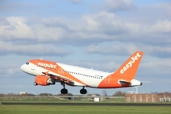 Amsterdam Nederländerna - 7 April 2017: G-Ezfo easyjet — Stockfoto