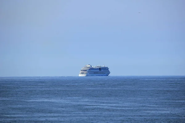 IJmuiden, Nederländerna-29 April 2017: Aida Luna på Nordsjön — Stockfoto